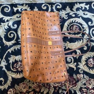 Authentic MCM Reversibly bag in Large.